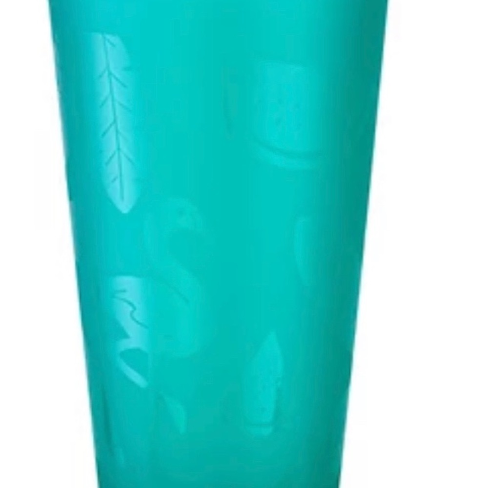 Plastic Cups - Picture 2 of 4